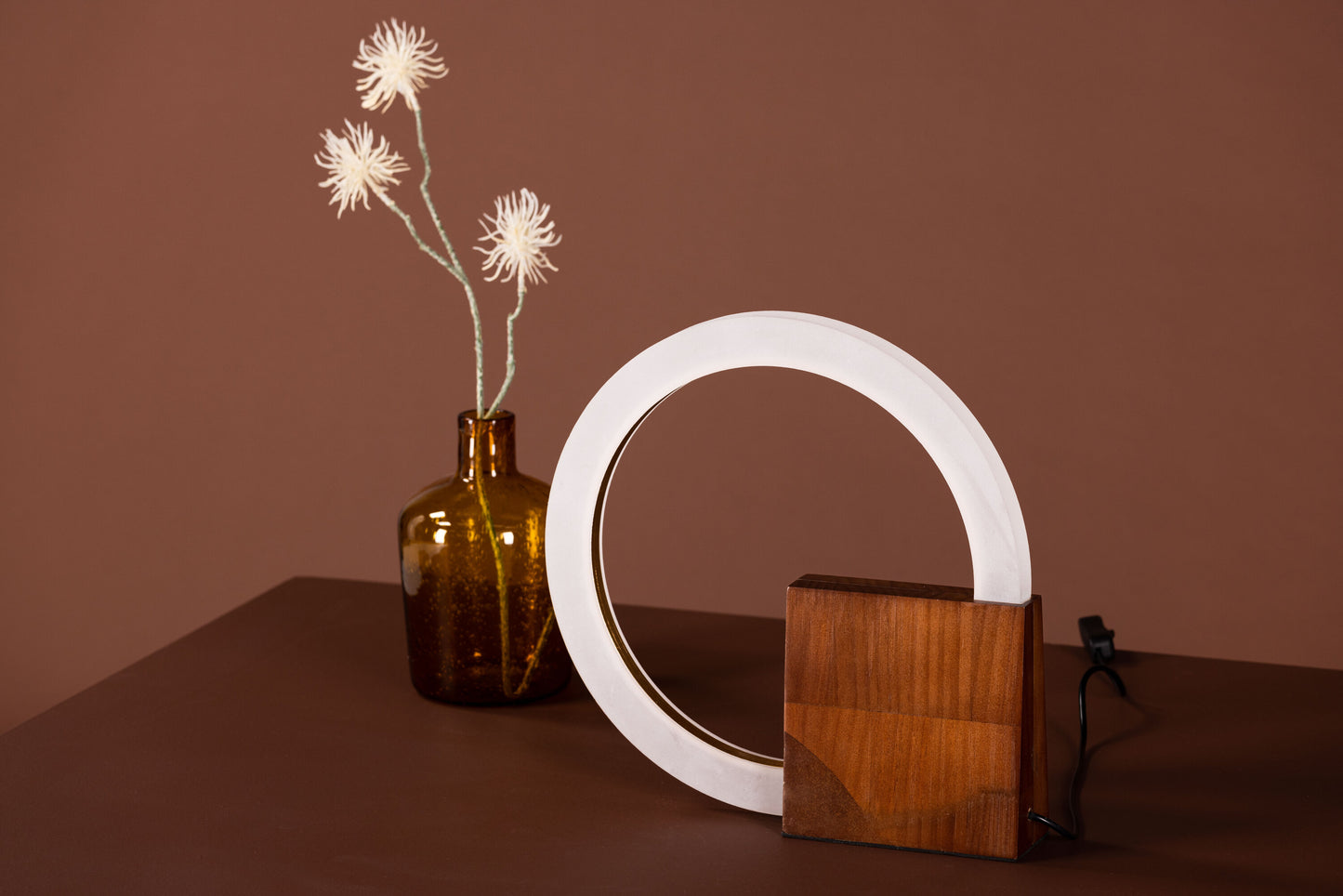 Brive Tischlampe – Ringlicht, Holz