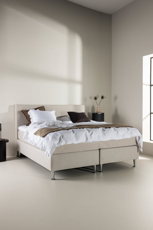 Toledo Bett 180 x 200 – Stoff Lino 02 in mattem Silberbeige