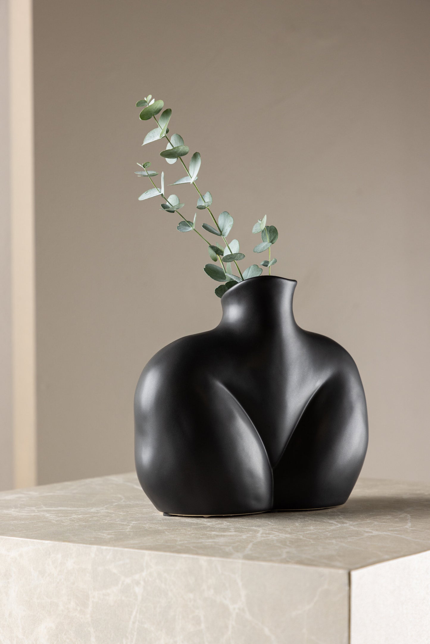 Harvey Vase – Mattschwarz