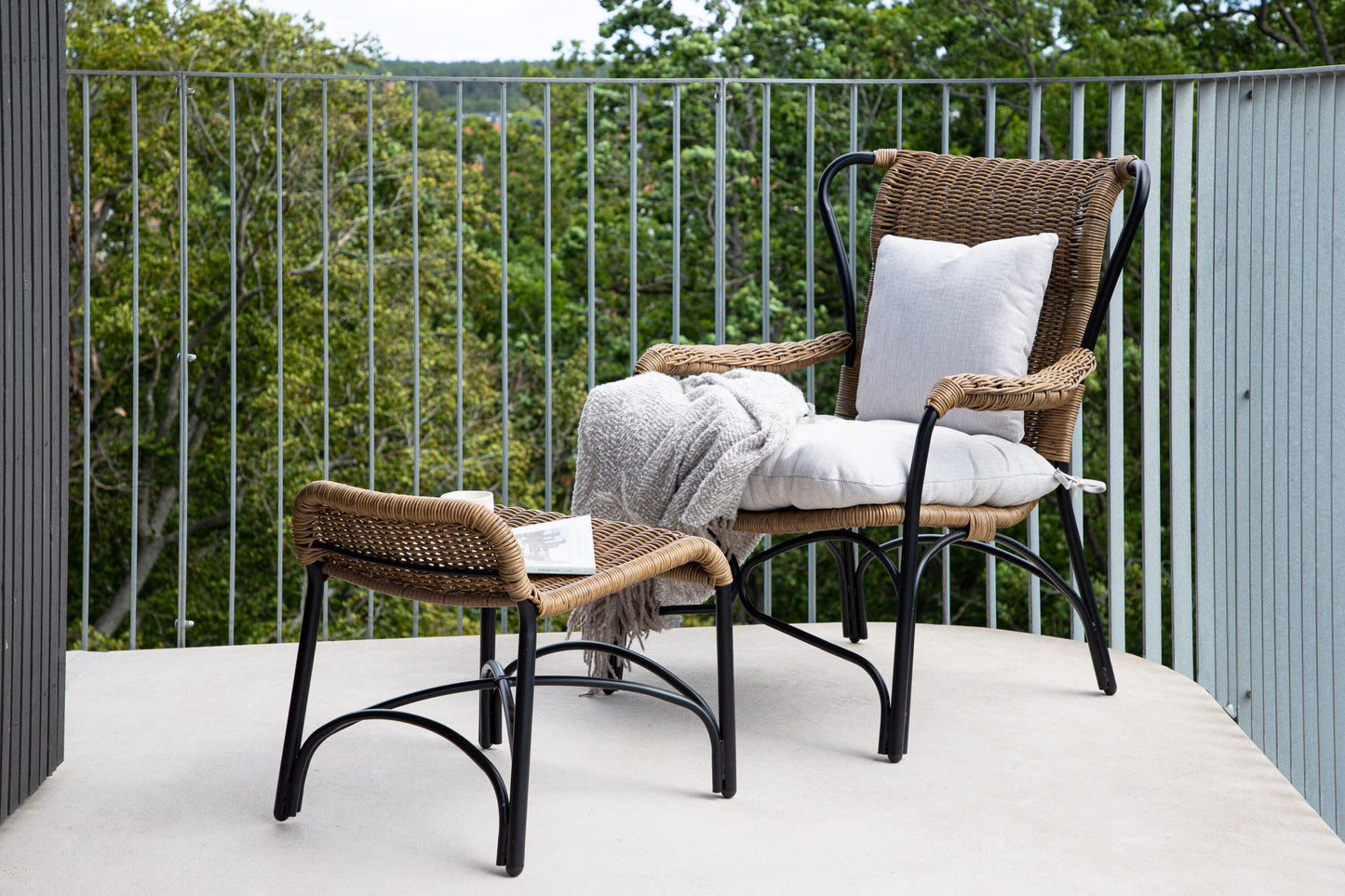 Loreto Loungechair Schwarz – Natur Rattan