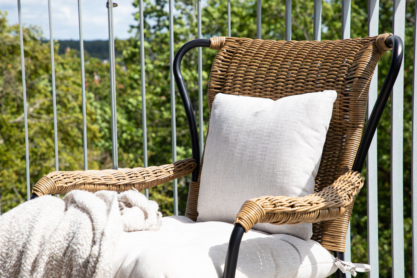 Loreto Loungechair Schwarz – Natur Rattan