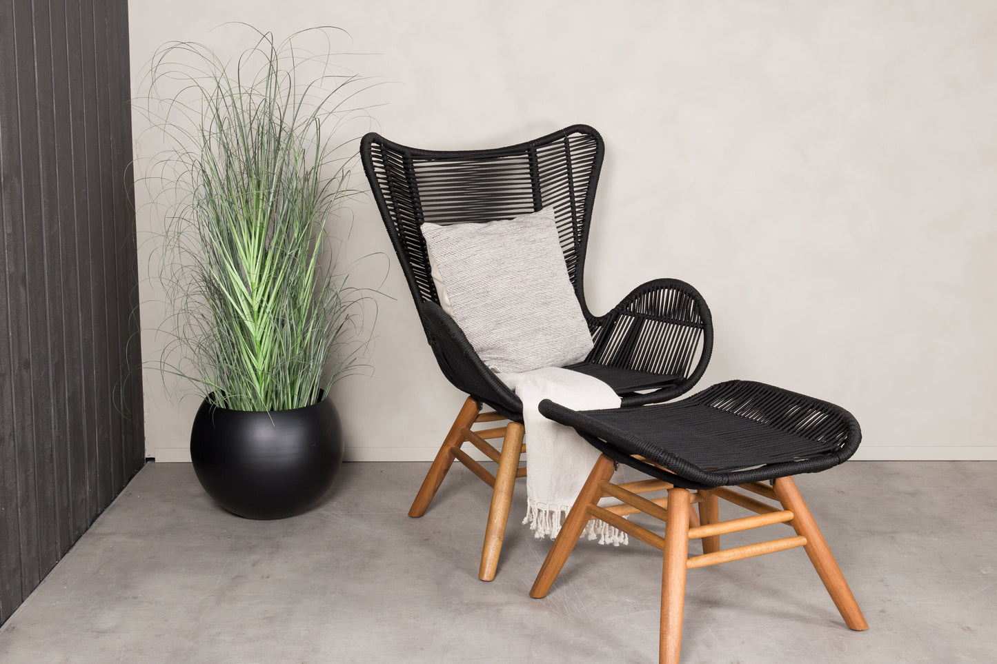 Tingeling Lounge Chair Inc. Hocker – Akazie aus schwarzem Seil